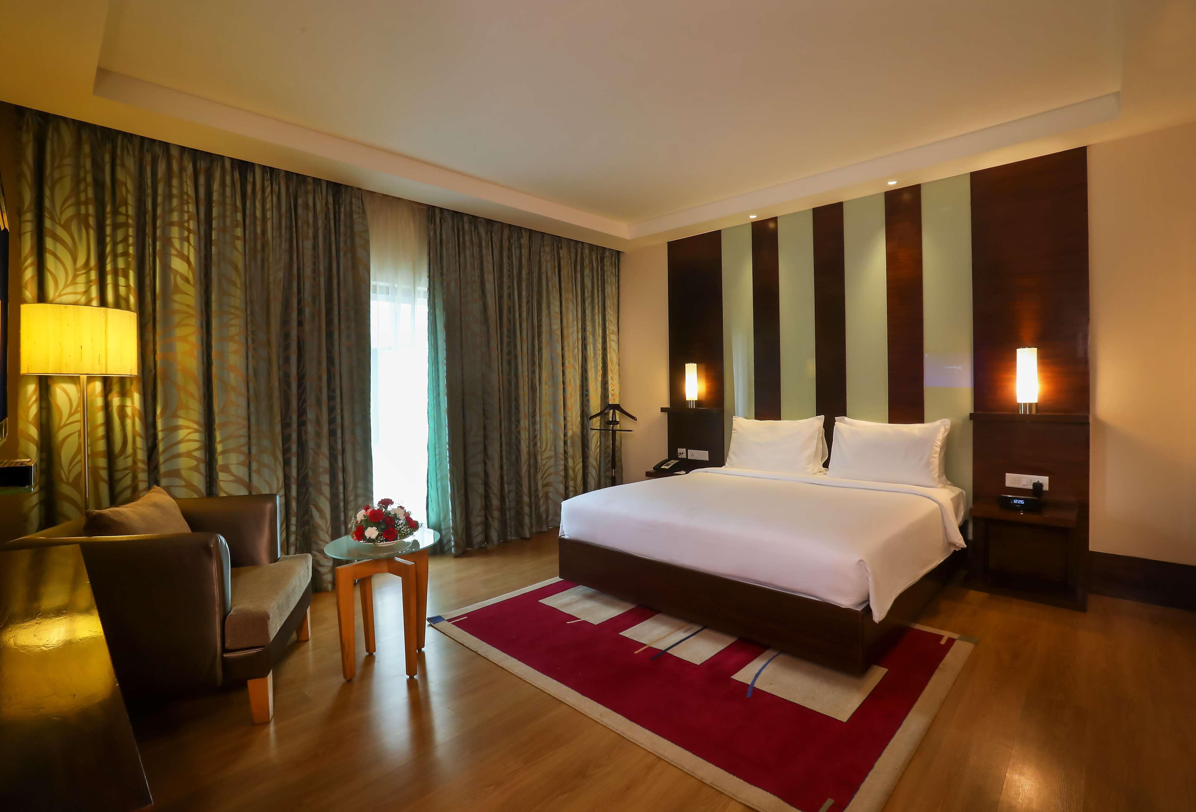 Radisson Blu Hotel Chennai City Centre Ngoại thất bức ảnh